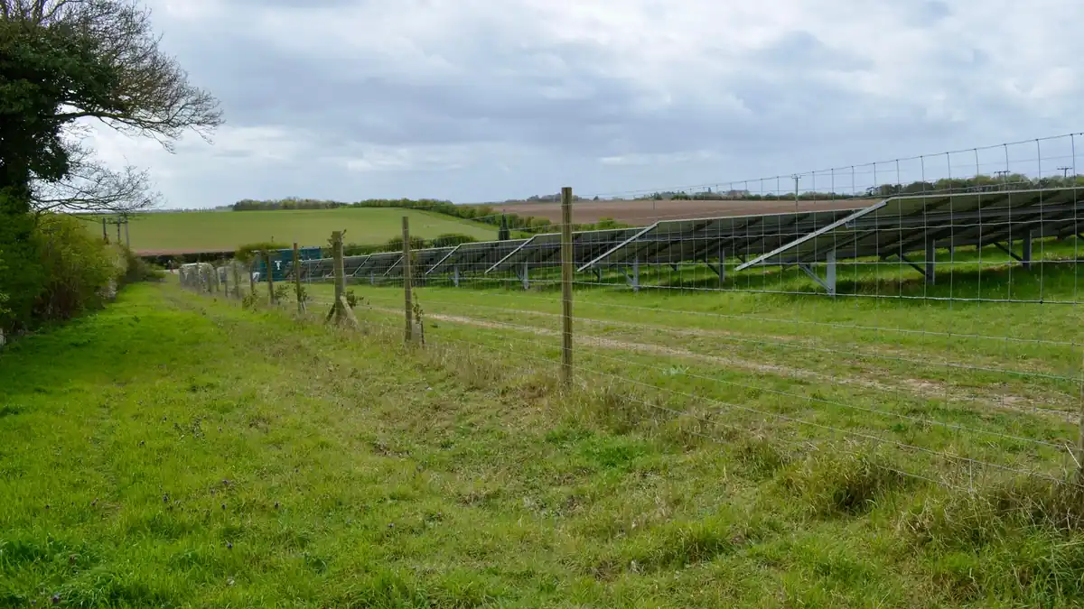 Usina solar de solo para pivôs de irrigação e granjas na zona rural de Uberlândia